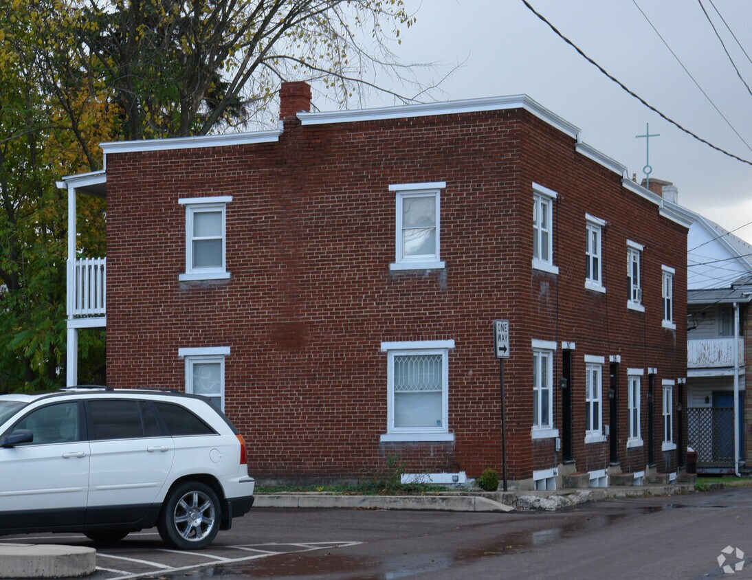 Primary Photo - 247-253 Miller Ave