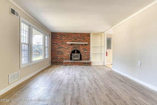 Building Photo - 7 Capstan St