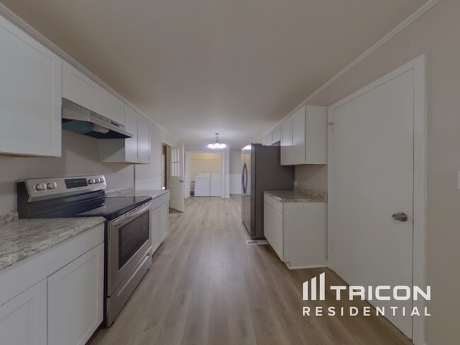 Foto del edificio - 5535 Crestland Ct