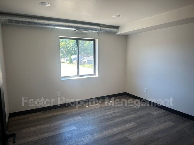 Foto del edificio - 1111 Range St