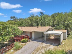 Building Photo - 515 Los Escondidos Rd