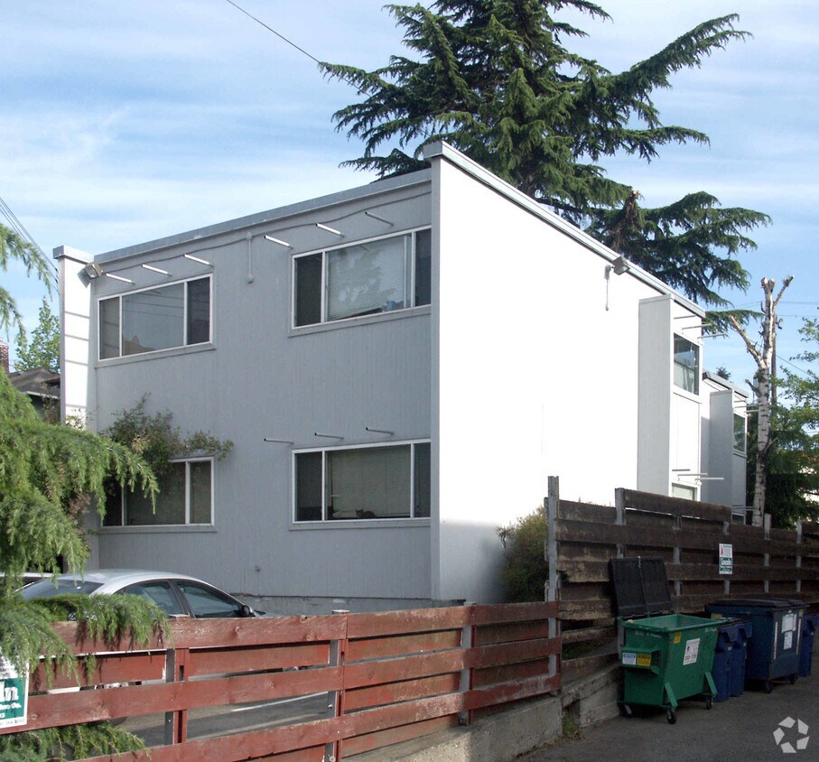 Primary Photo - 1819 E Thomas St