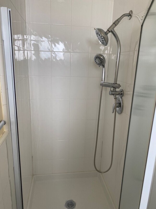 Foto del edificio - Beautiful 4 Bedroom Home for Rent in Huntington Beach