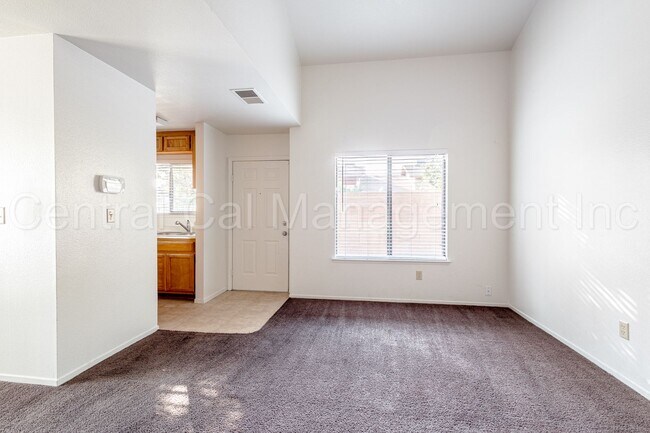 Foto del edificio - 8412 Laborough Dr