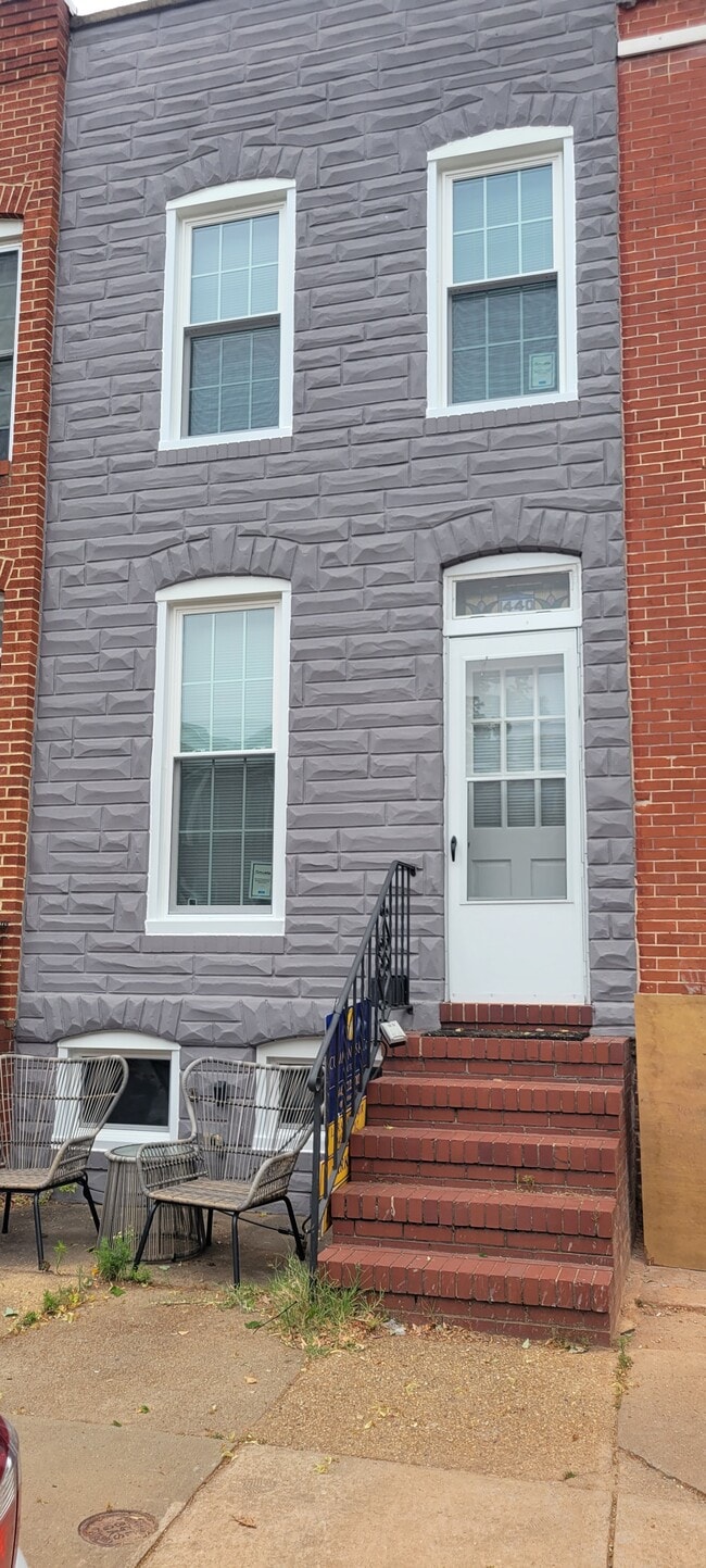 Building Photo - 1440 Andre St