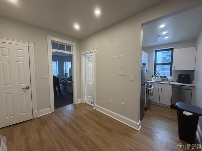 Foto del edificio - 829 Beacon St
