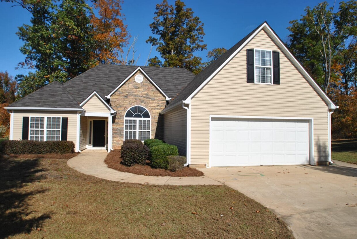 Primary Photo - 10 Dearing Woods Ln