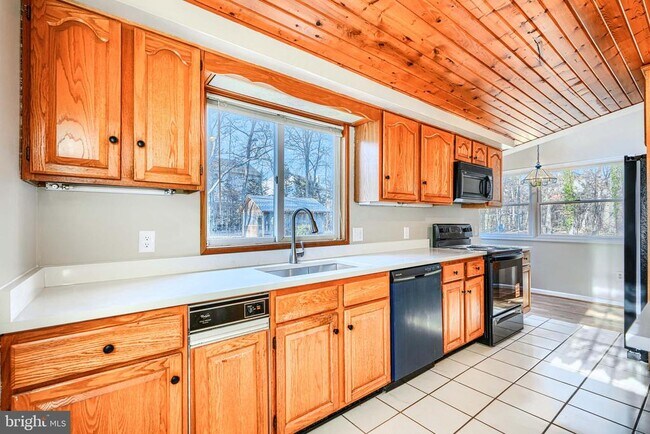 Foto del edificio - 4312 Silver Spring Rd