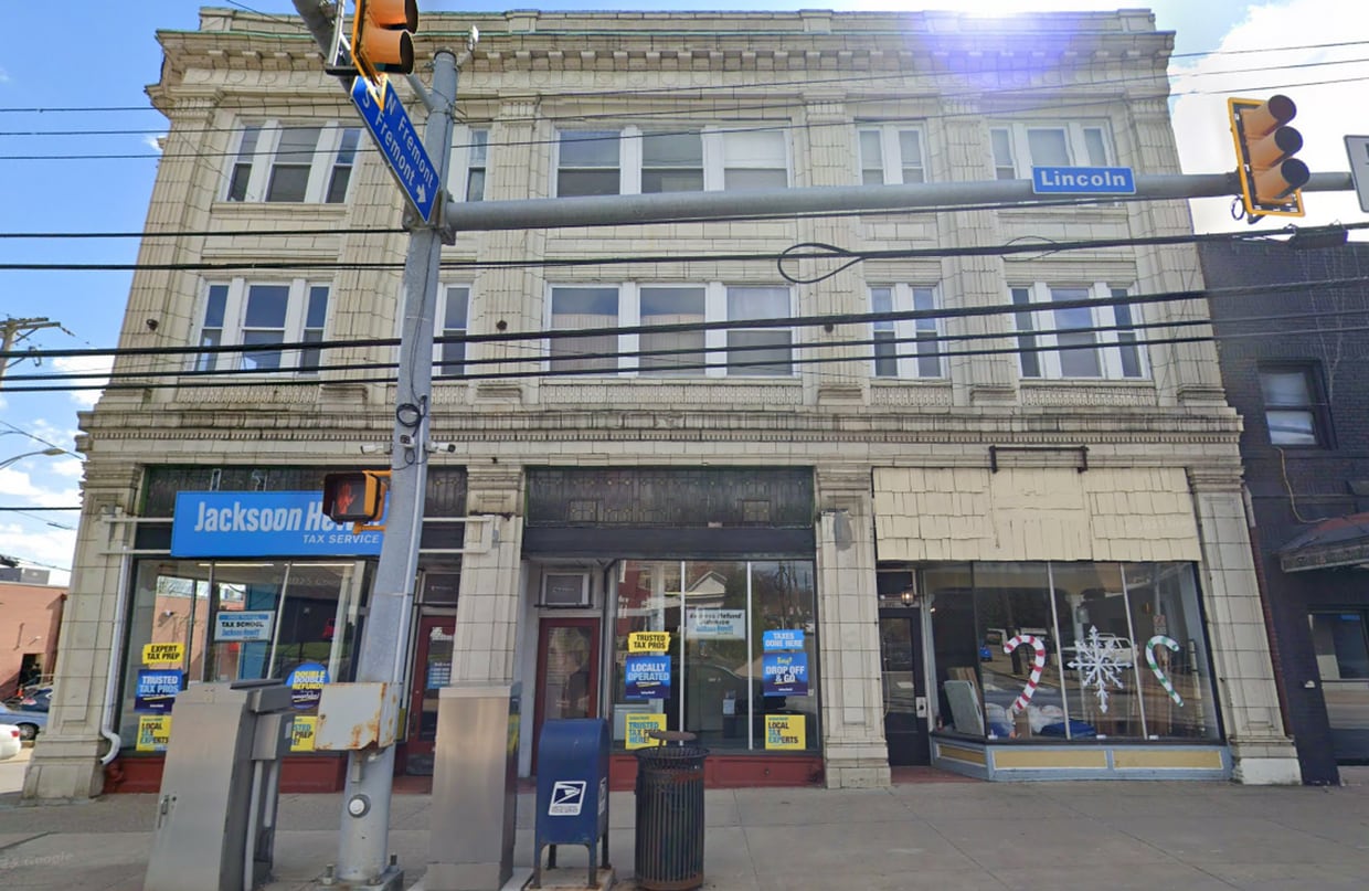 401 Lincoln - 401 Lincoln