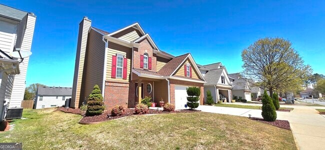 Building Photo - 2100 Pineview Trail