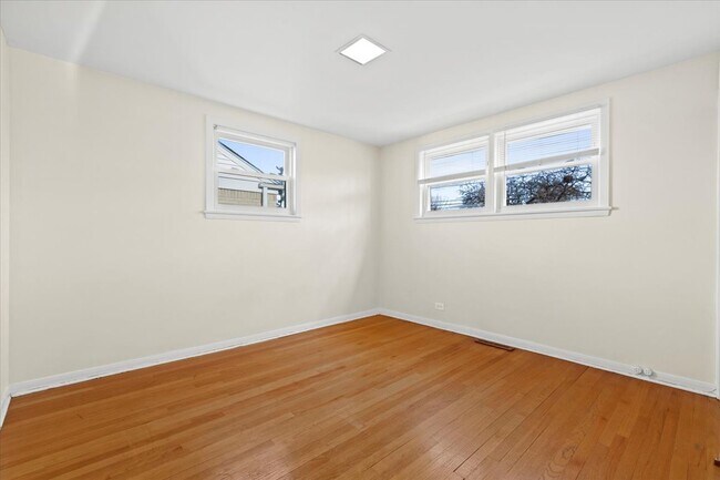 Building Photo - 8247 Kostner Ave