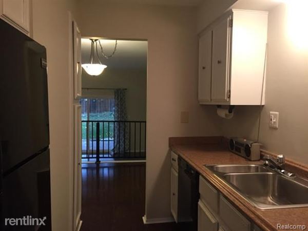 Foto del edificio - 230 Riveroaks Dr