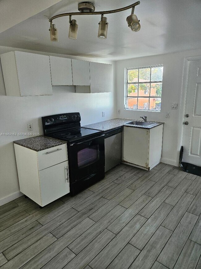 Foto del edificio - 1035 NW 5th St