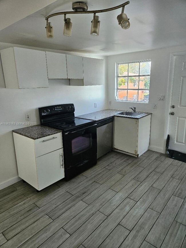 Building Photo - 1035 NW 5th St