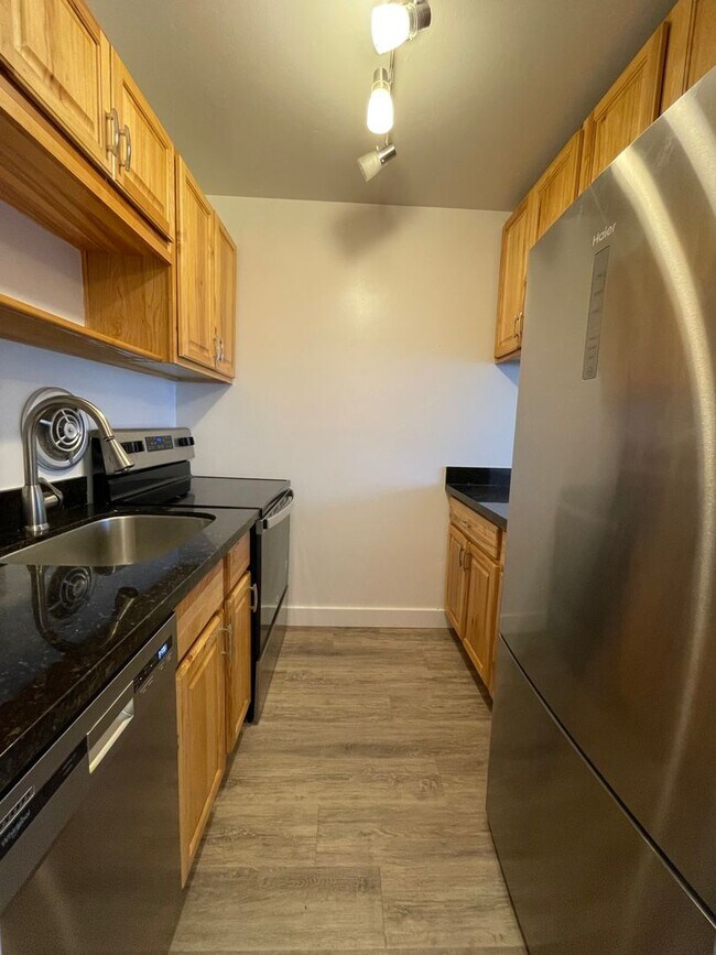 Bellevue Manor Apartments Apartments in Seattle, WA