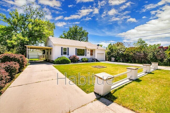 Foto del edificio - 3025 Agate St