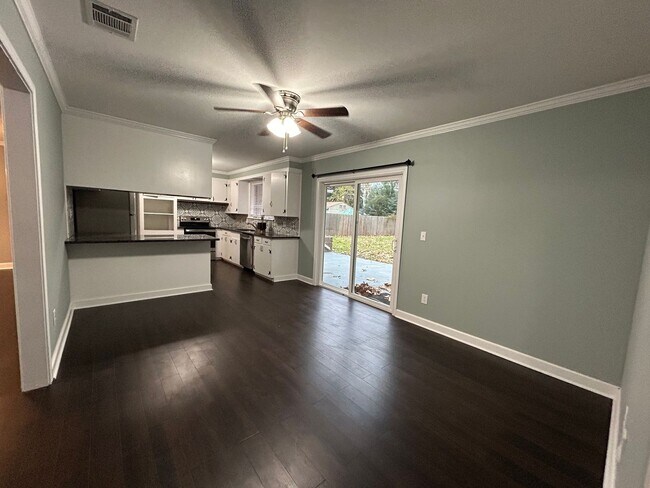 Foto del edificio - Spacious Shreve Island Home