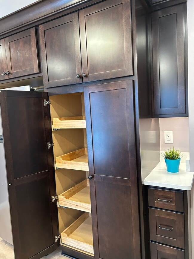 Building Photo - Brick Ranch for Rent in Mayfield HTS walking distance to Golden Gate Plaza