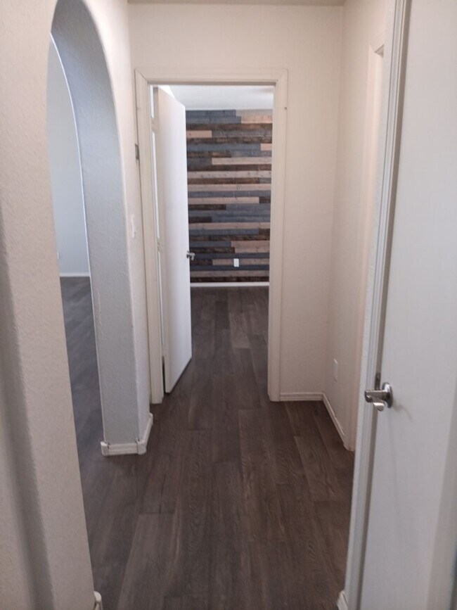 Foto del edificio - 3 Bedroom, 2 Bathroom Home! Schedule a Sho...