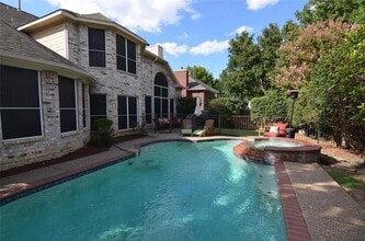 Building Photo - 2412 Clearwood Ln