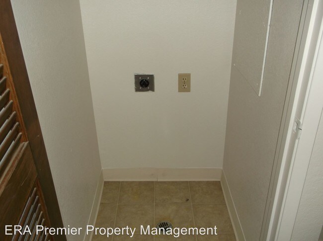 Foto del edificio - 1209 W Cypress Ave