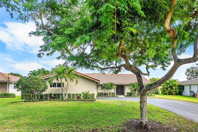Foto del edificio - 8833 NW 1st St