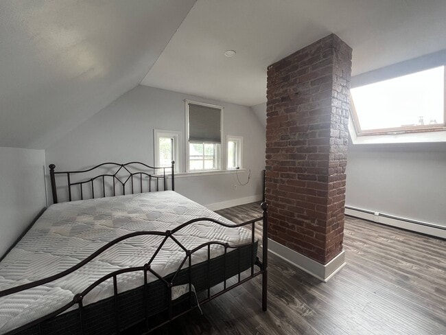 Building Photo - 168 Weymouth St