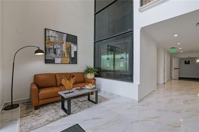 Foto del edificio - 1104 Pine Heights Dr NE