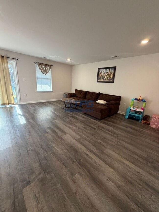 Building Photo - 55 Melanie Wy