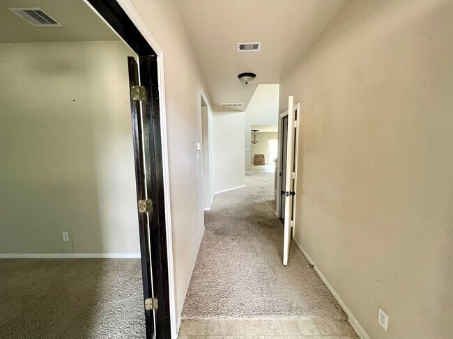 Building Photo - 10831 Woodwind Shadows Dr