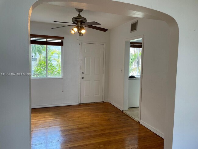 Foto del edificio - 530 SW 10th St