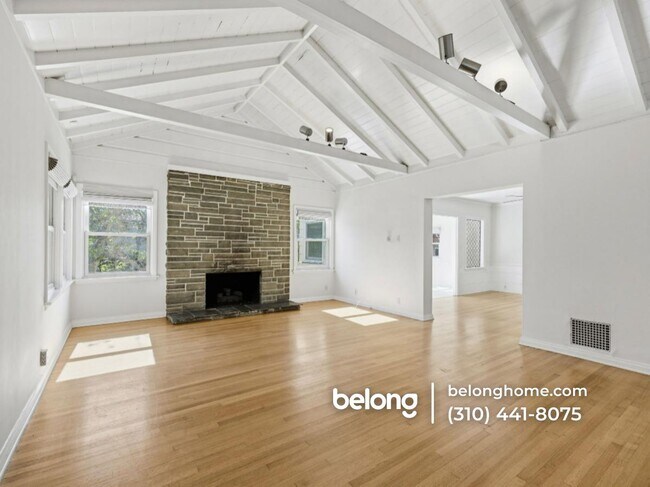 Foto del edificio - 10537 Rochester Ave