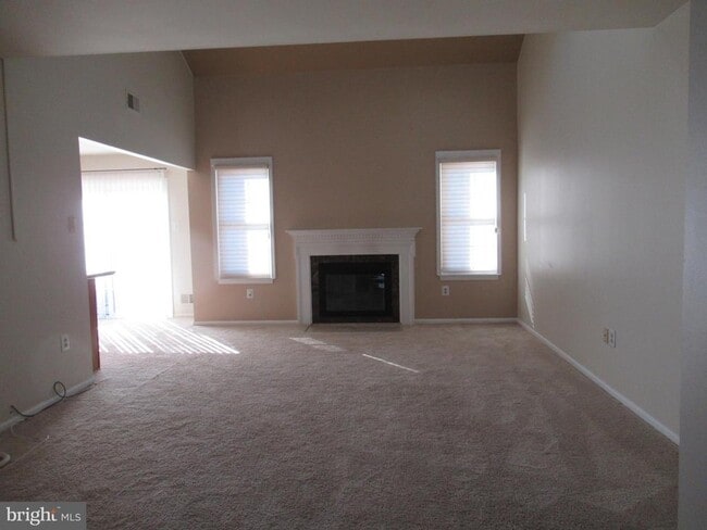 Foto del edificio - 14 Beverly Ct