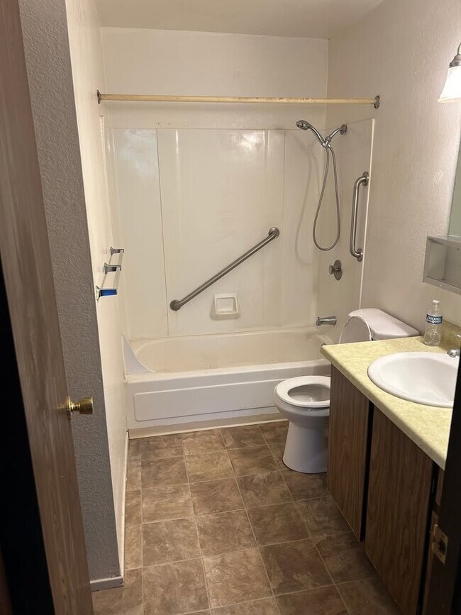 Foto del edificio - 2644 Woodridge Ct