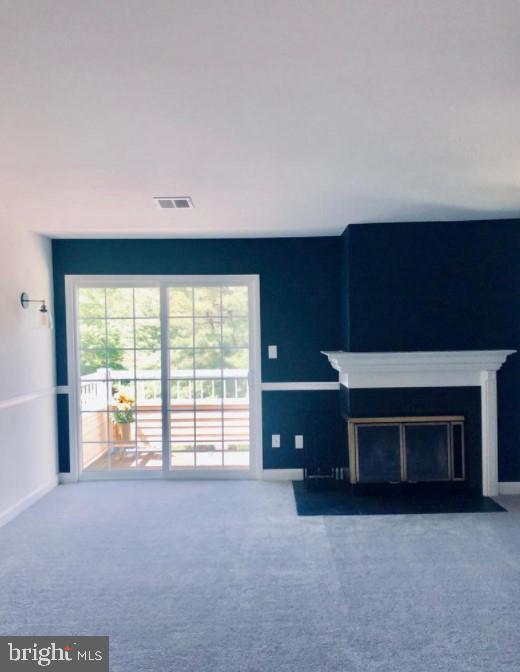 Foto del edificio - 301 Trinity Ct