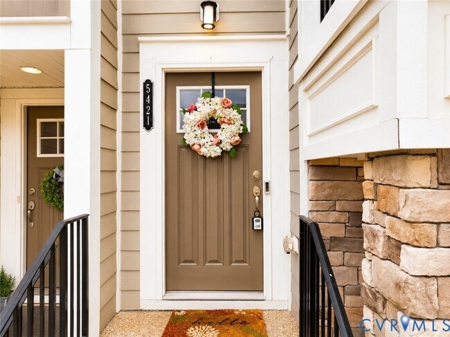 Foto del edificio - 5421 Hickory Ann Dr