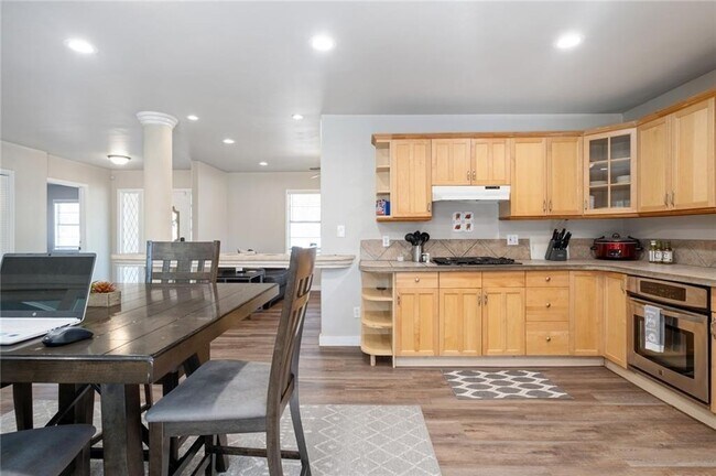 Building Photo - 5701 Mojave Dr
