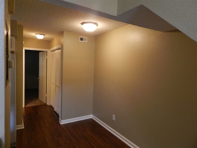 Foto del edificio - 2388 Parrot Ln
