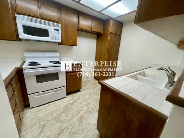 Foto del edificio - Charming and Spacious Condo in Brea