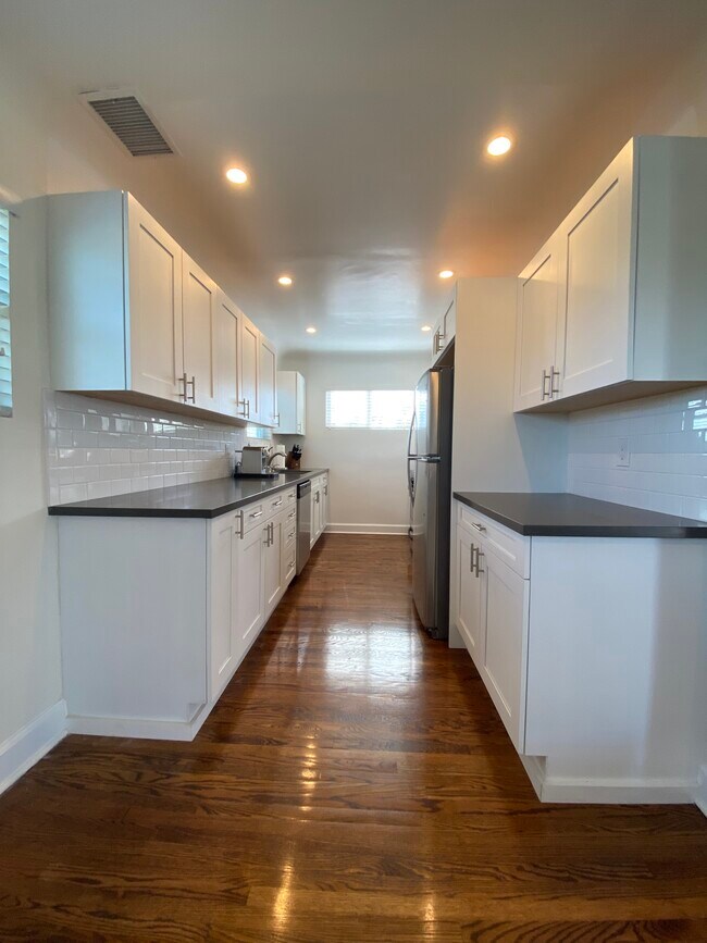 Kitchen - 5712 Airdrome St