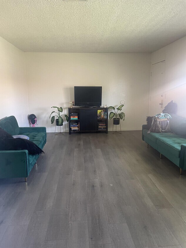 880 Greenfield Ave, Hanford, CA 93230 Townhome Rentals in Hanford CA