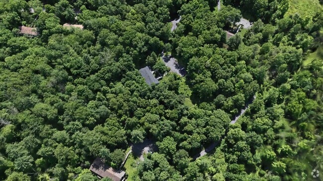  - Woodland Country Apartments