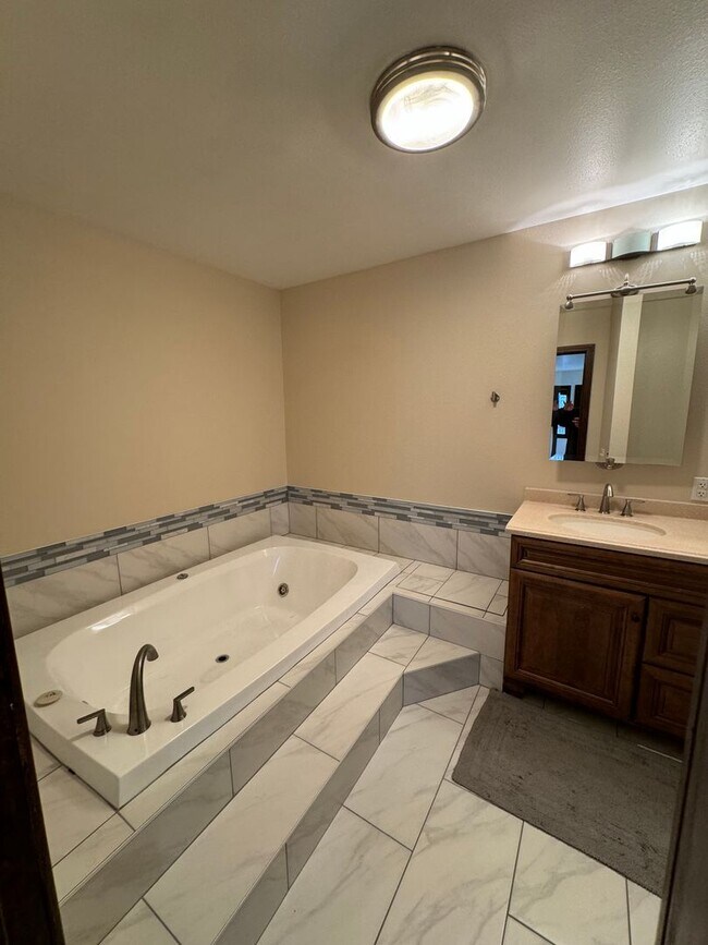 Photo - 2521 Autumn Cir House