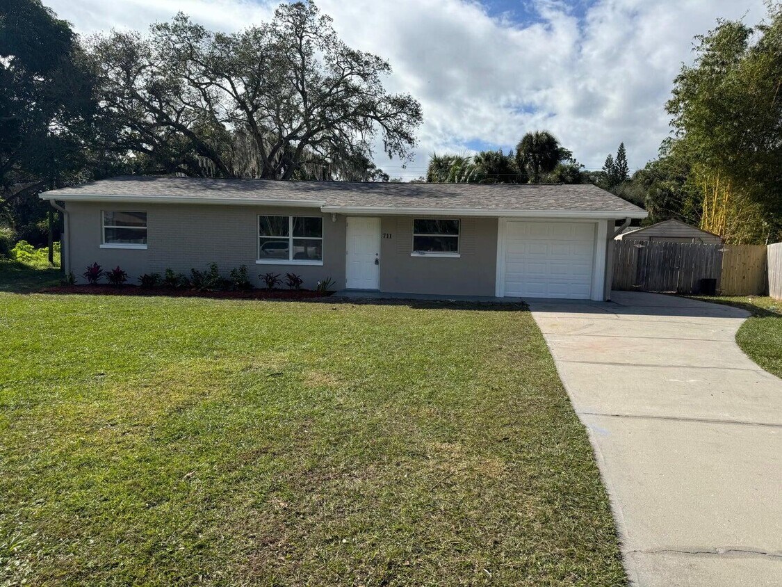 Foto principal - 711 Sara Jane Ln