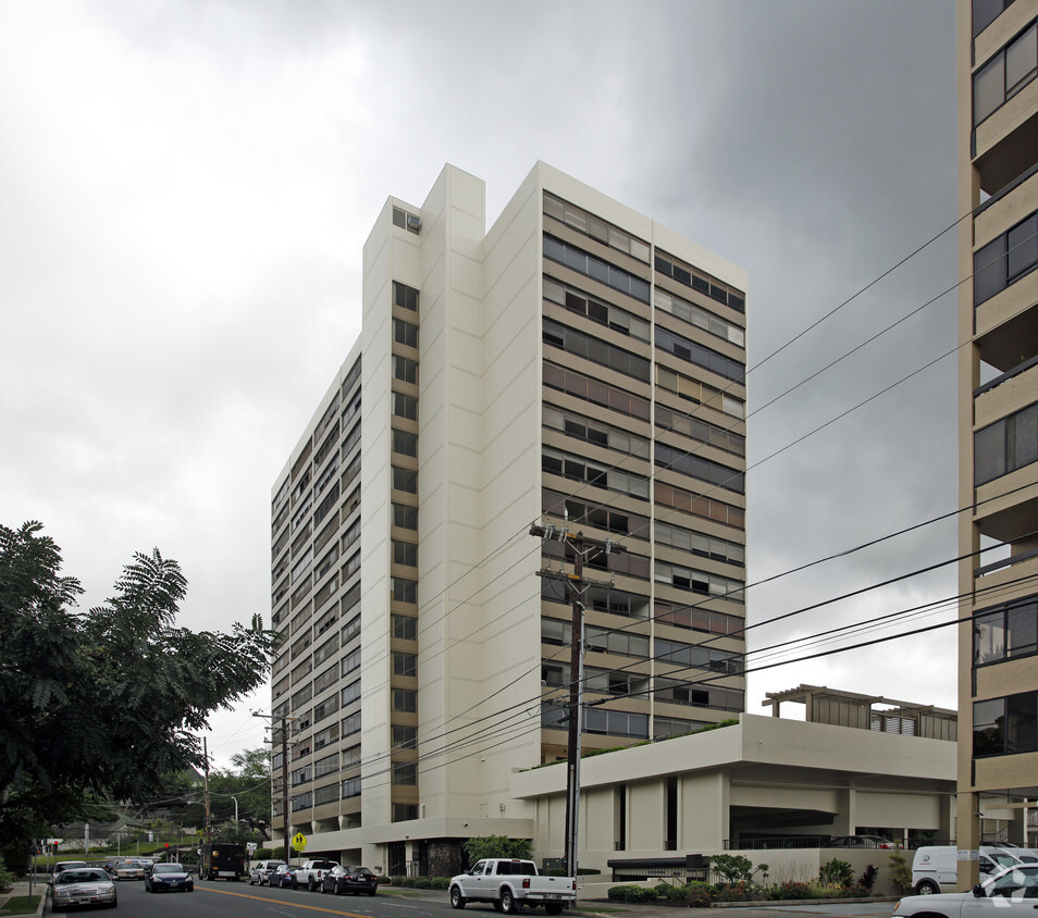 Building Photo - Punahou Chalet Condominiums