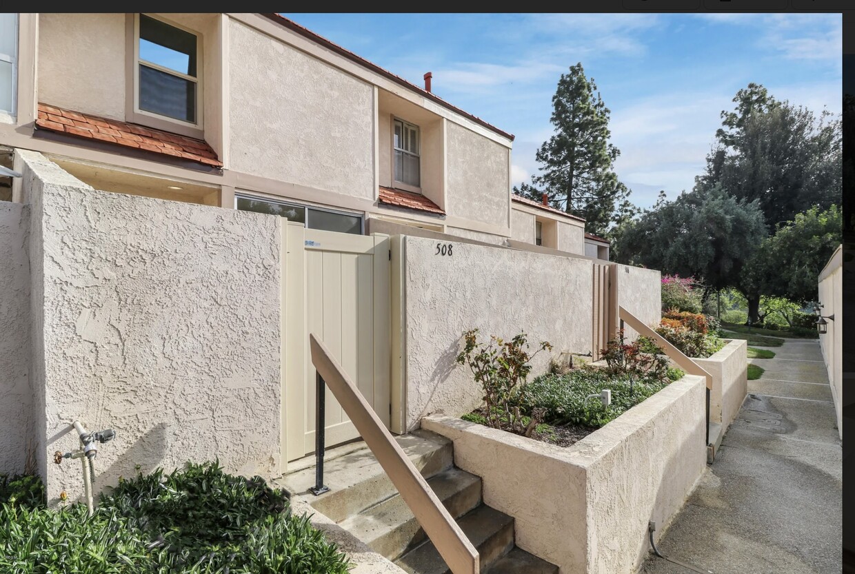 Primary Photo - 508 W Gainsborough Rd