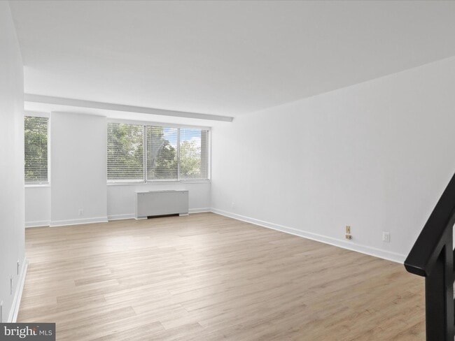 Foto del edificio - 301 N Beauregard St