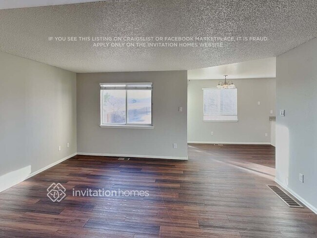 Foto del edificio - 11001 Benton St