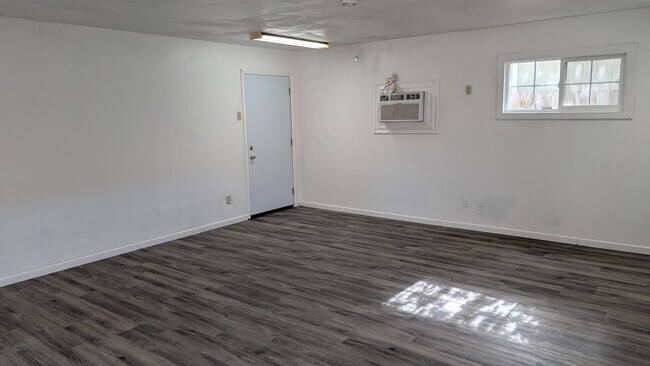 Foto del edificio - 7461 Rollingwood Blvd