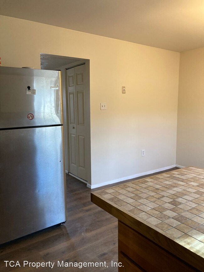 Building Photo - 3 br, 1.5 bath House - 1253 Battery Drive